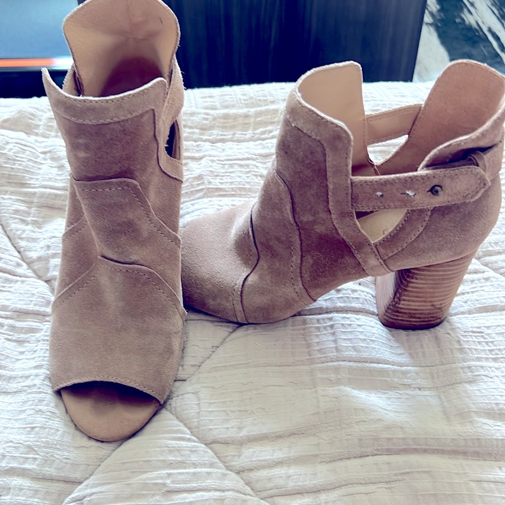 Joe’s Sandals with Heel- Tan